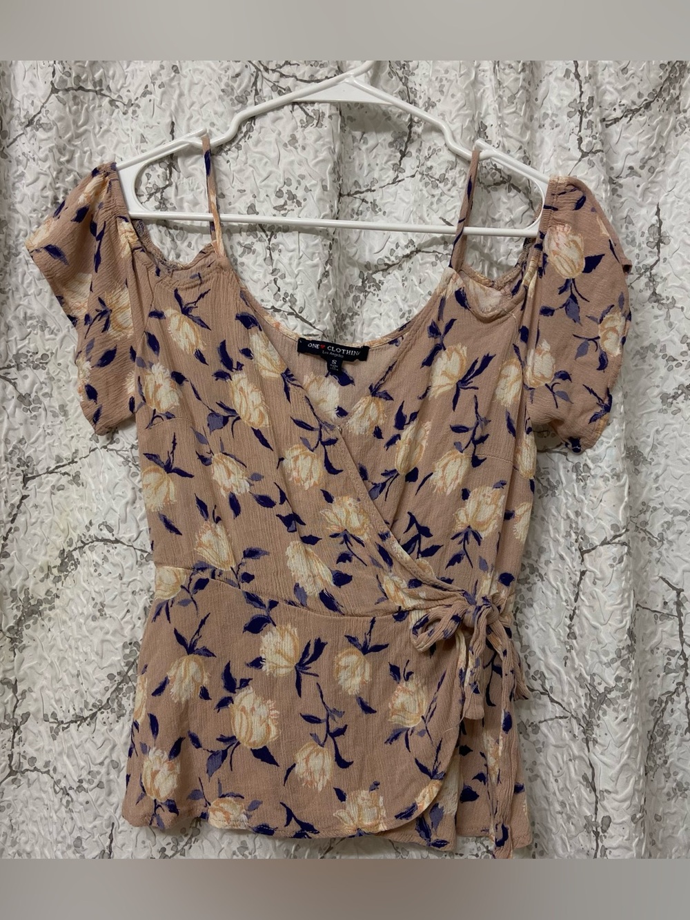 One Clothing Dusty Rose Floral Wrap Top Size Small